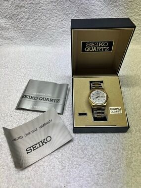 Vintage Seiko Quartz Bracelet Watch - Gold & Silver. With box and instructions